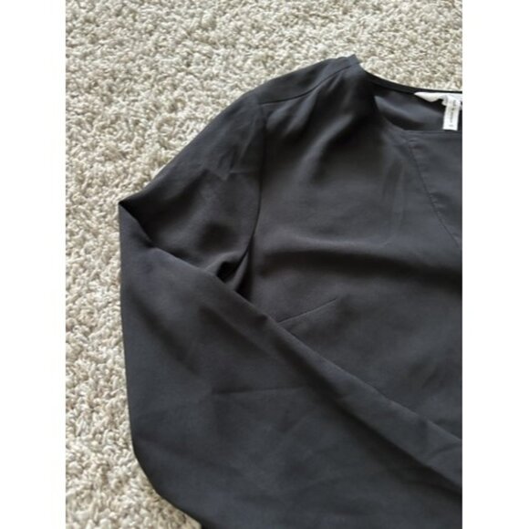 BCBGeneration Women's Black Long Sleeve Sheer Flowy Layered Blouse Size XS - Picture 4 of 10